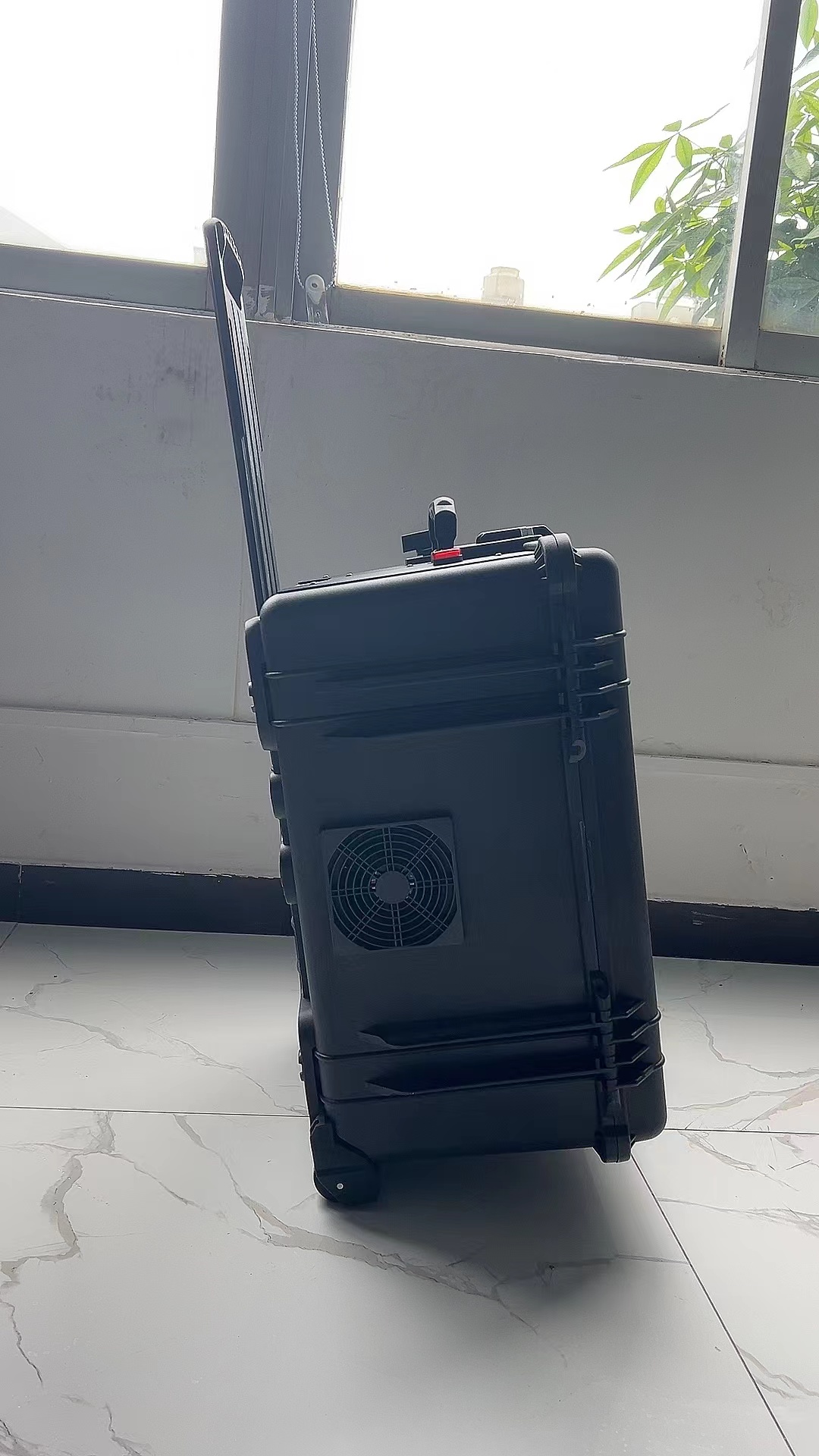 道外手拉箱型移动通信干扰器